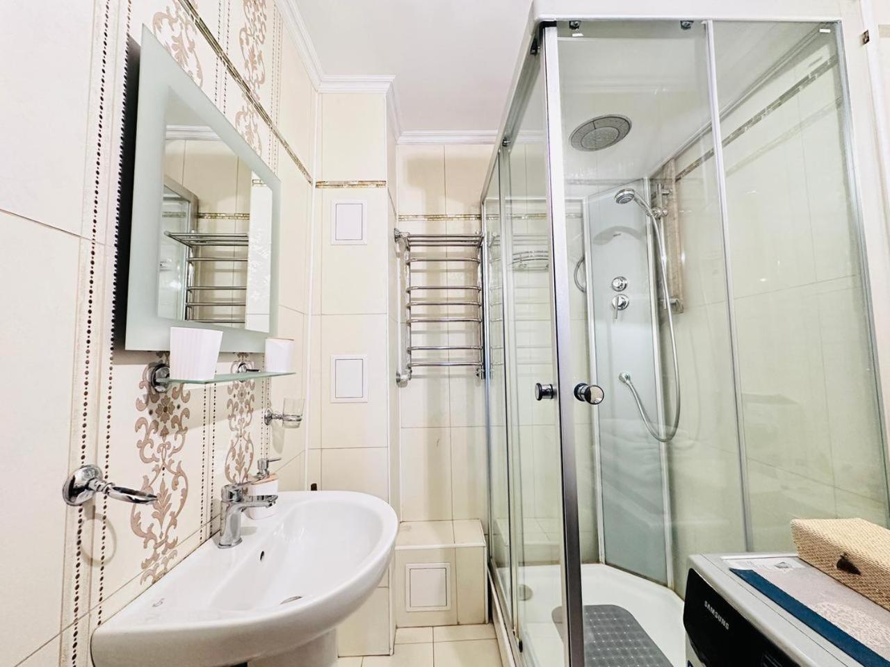3 Ком Квартира На Абая Сейфуллина Almaty Exterior foto