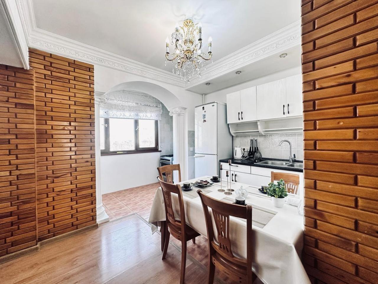 3 Ком Квартира На Абая Сейфуллина Almaty Exterior foto