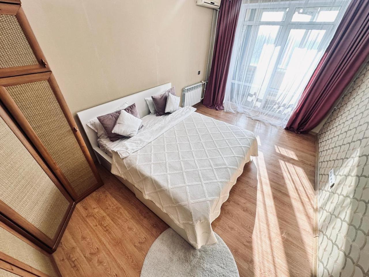 3 Ком Квартира На Абая Сейфуллина Almaty Exterior foto